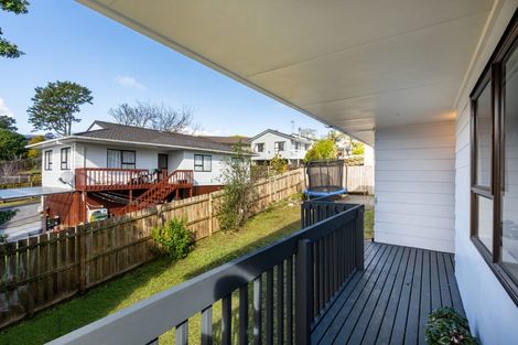 Photo of property in 2/16 Caribbean Drive, Unsworth Heights, Auckland, 0632