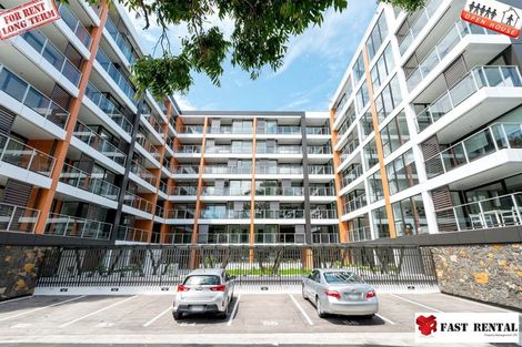 Photo of property in 18 Sumich Place, West Harbour, Auckland, 0618