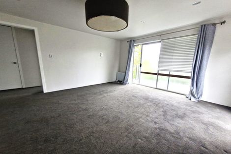 Photo of property in 2/7 Alston Avenue, Kelston, Auckland, 0602
