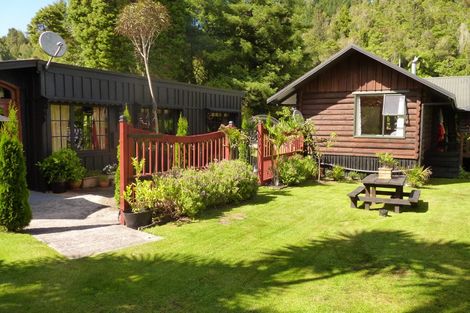 Photo of property in 16 Tombleson Road, Lake Rotoma, Rotorua, 3074