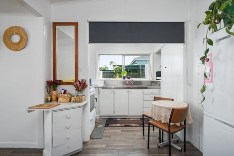 Photo of property in 28 Ormond Road, Whataupoko, Gisborne, 4010