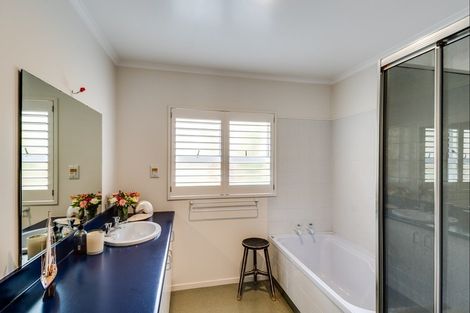 Photo of property in 15 Kopanga Road, Havelock North, 4130