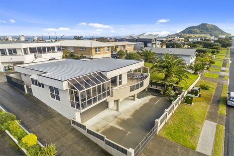 Photo of property in 110a Oceanview Road, Mount Maunganui, 3116