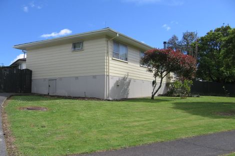 Photo of property in 2 Azara Place, Papatoetoe, Auckland, 2025