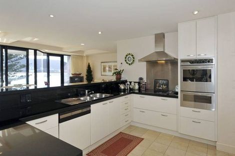 Photo of property in 9/310 Oriental Parade, Oriental Bay, Wellington, 6011