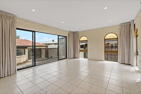 Photo of property in 18 Folkestone Street, Murrays Bay, Auckland, 0630