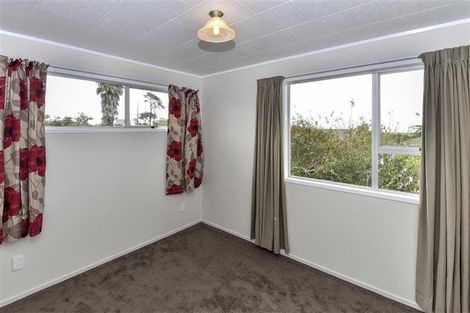 Photo of property in 4 Kopara Place, Clendon Park, Auckland, 2103
