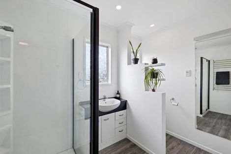 Photo of property in 5a Wesley Avenue, Frankleigh Park, New Plymouth, 4310