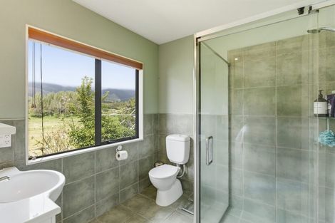 Photo of property in 84 Derham Road, Te Horo, Otaki, 5581