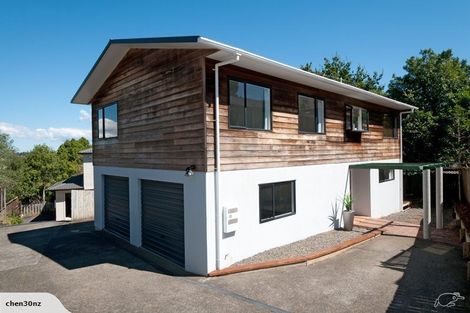 Photo of property in 52 Carlisle Road, Browns Bay, Auckland, 0630