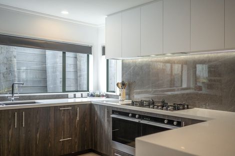 Photo of property in 19b Eske Place, Highland Park, Auckland, 2010