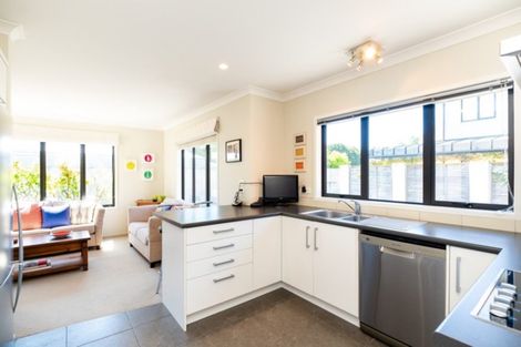 Photo of property in 2/11 Te Aute Road, Havelock North, 4130