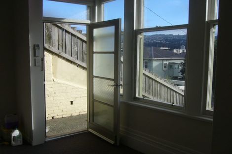 Photo of property in 4 Hawker Street, Mount Victoria, Wellington, 6011