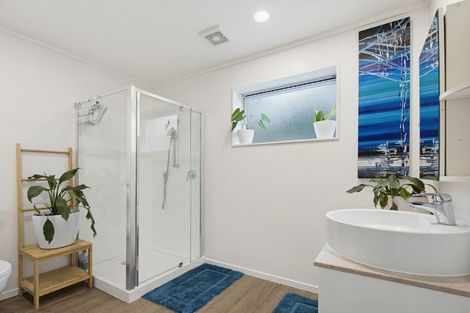Photo of property in 2/33f Springs Road, Parakai, 0830