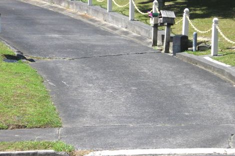 Photo of property in 2/13 Kallista Place, Browns Bay, Auckland, 0630