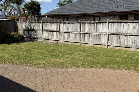 Photo of property in 12 Ballydonegan Rise, East Tamaki, Auckland, 2013