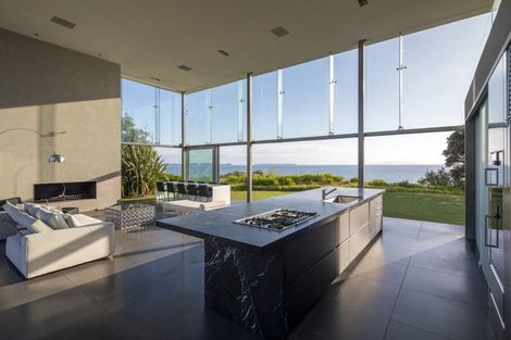 Photo of property in 76 Cliff Road, Torbay, Auckland, 0630