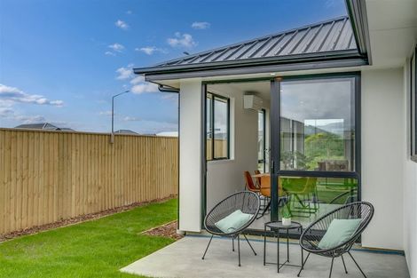 Photo of property in 21 Te Repo Drive, Halswell, Christchurch, 8025
