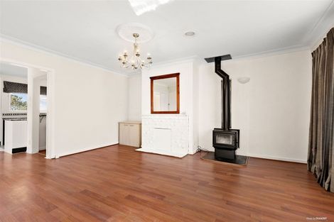 Photo of property in 321 Glenfield Road, Glenfield, Auckland, 0629