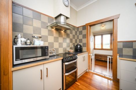Photo of property in 8 Tawa Street, Tokomaru, Palmerston North, 4474