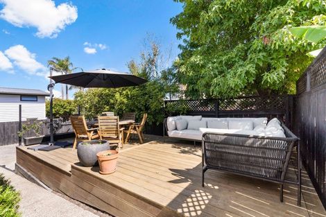 Photo of property in 1/119 Exmouth Road, Northcote, Auckland, 0627