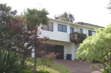 Photo of property in 1/10 Tallington Crescent, Torbay, Auckland, 0630