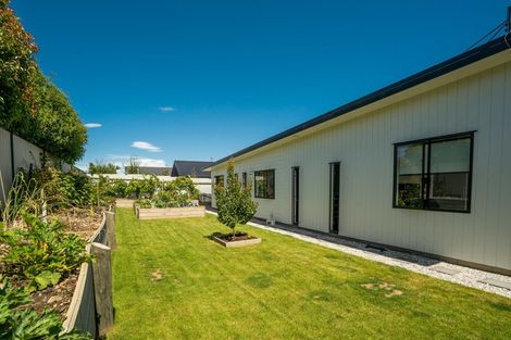 Photo of property in 11 Little Maude Drive, Lake Hawea, Wanaka, 9382