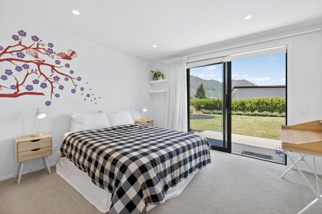 Photo of property in 23 Westview Road, Wanaka, 9305