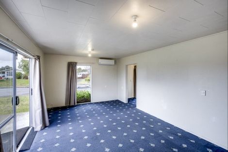 Photo of property in 2 Lander Place, Flaxmere, Hastings, 4120