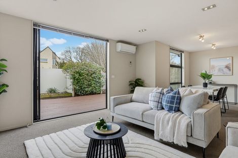 Photo of property in 3b The Oval, Hillmorton, Christchurch, 8024