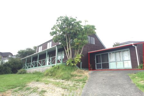 Photo of property in 28 Goldfinch Rise, Unsworth Heights, Auckland, 0632