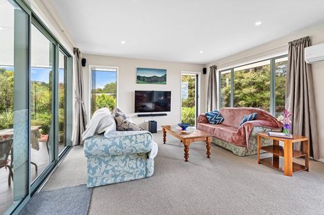 Photo of property in 14 Ngapuke Lane, Parua Bay, Onerahi, 0192