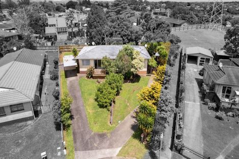 Photo of property in 1/20 Challen Close, Conifer Grove, Takanini, 2112