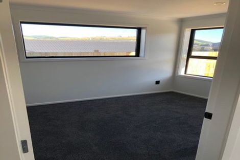 Photo of property in 2 Opaoa Way, Aotea, Porirua, 5024