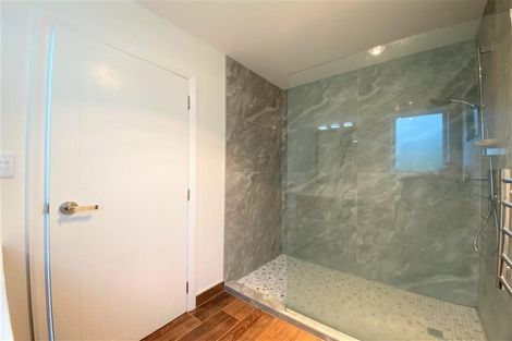 Photo of property in 11a Bank Street, Hillcrest, Auckland, 0627