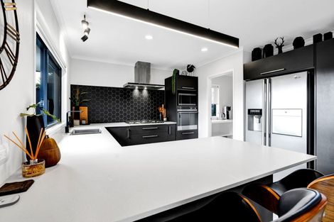 Photo of property in 65 Links Drive, Waiwhakaiho, New Plymouth, 4312