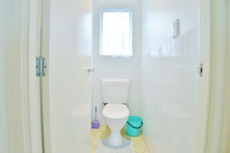 Photo of property in 12 Claverdon Drive, Massey, Auckland, 0614