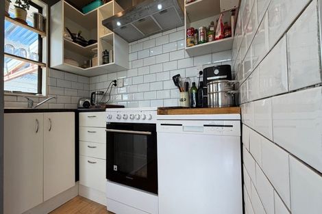 Photo of property in 25a Jeffares Place, Taradale, Napier, 4112