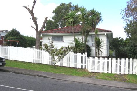 Photo of property in 12 Kemp Road, Massey, Auckland, 0614