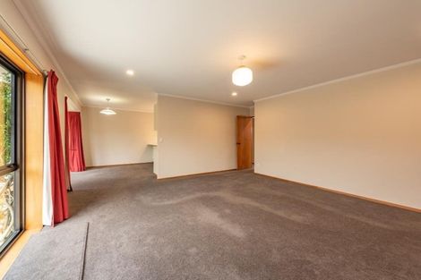 Photo of property in 2/10 Bellevue Road, Woburn, Lower Hutt, 5010