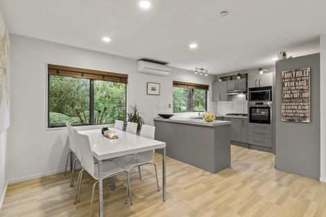 Photo of property in 34b Kiteroa Terrace, Rothesay Bay, Auckland, 0630