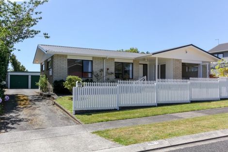 Photo of property in 60 Karina Road, Merrilands, New Plymouth, 4312