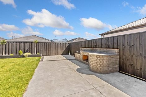 Photo of property in 5 Cousins Street, Woodend, 7691