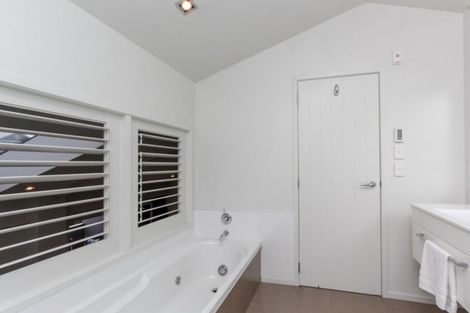 Photo of property in 18/2 Buller Street, New Plymouth, 4310