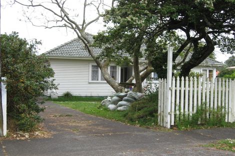 Photo of property in 6 Wallace Road, Mangere Bridge, Auckland, 2022