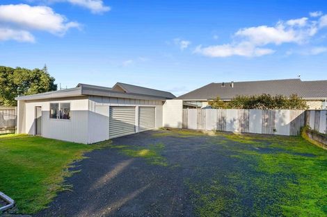 Photo of property in 16 Eruini Street, Waikanae Beach, Waikanae, 5036