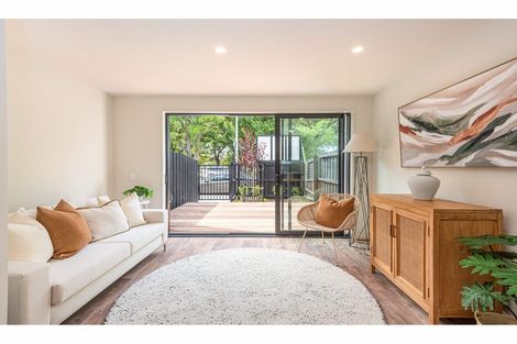 Photo of property in 2/77 Deans Avenue, Riccarton, Christchurch, 8011