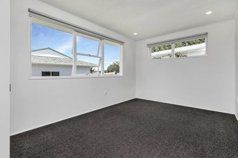 Photo of property in 2/260 Birkdale Road, Birkdale, Auckland, 0626