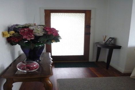 Photo of property in 21 Alberta Street, Point Chevalier, Auckland, 1022