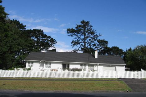 Photo of property in 1/2 Golf Road, New Lynn, Auckland, 0600